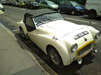 Triumph TR3 Coupé cabriolet, blanche (1955-62)(Lyon, 2020-06) (07)